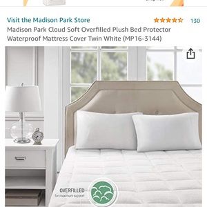 NWT soft plush twin mattress pad